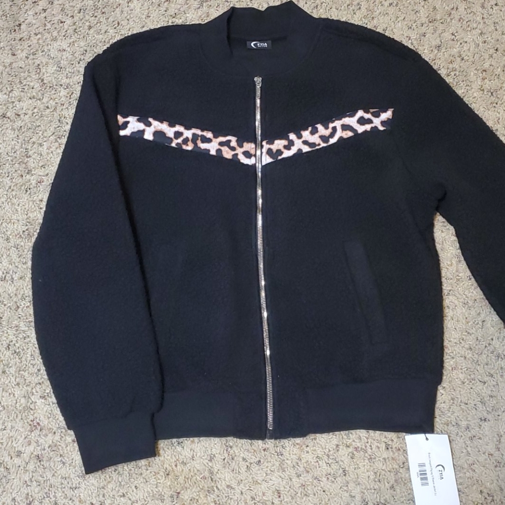 Zyia Black Leopard Flying V Fleece Jacket